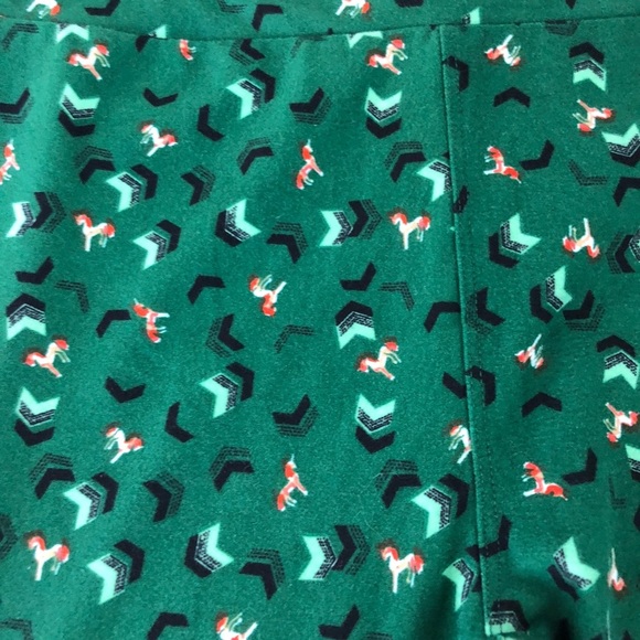 LuLaRoe Green Chevon Unicorns & Horses Leggings - Picture 2 of 4